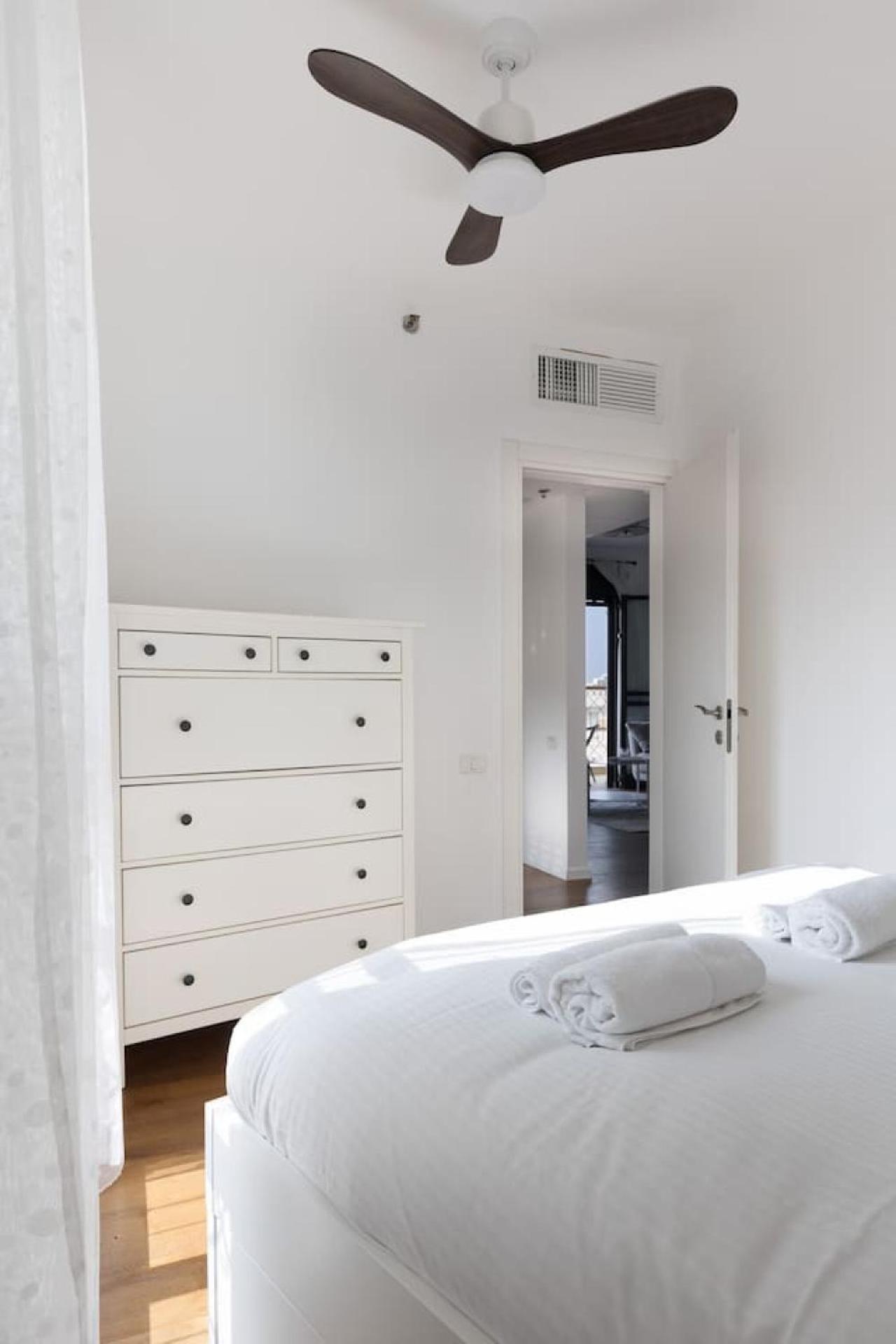 Elegant Apartment W Balcony & Mamad In Heart Of Tel Aviv By Sea N' Rent Ngoại thất bức ảnh