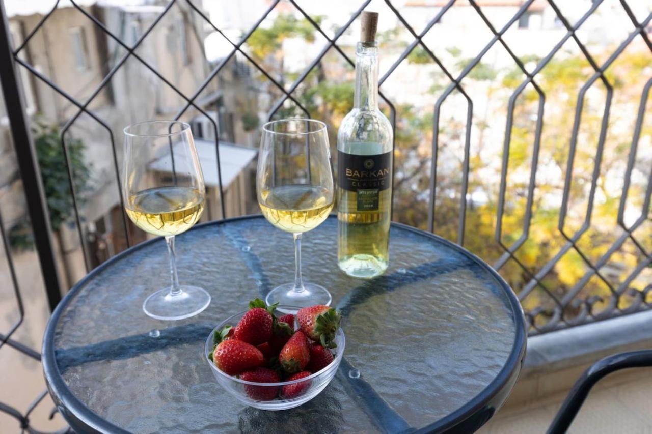 Elegant Apartment W Balcony & Mamad In Heart Of Tel Aviv By Sea N' Rent Ngoại thất bức ảnh