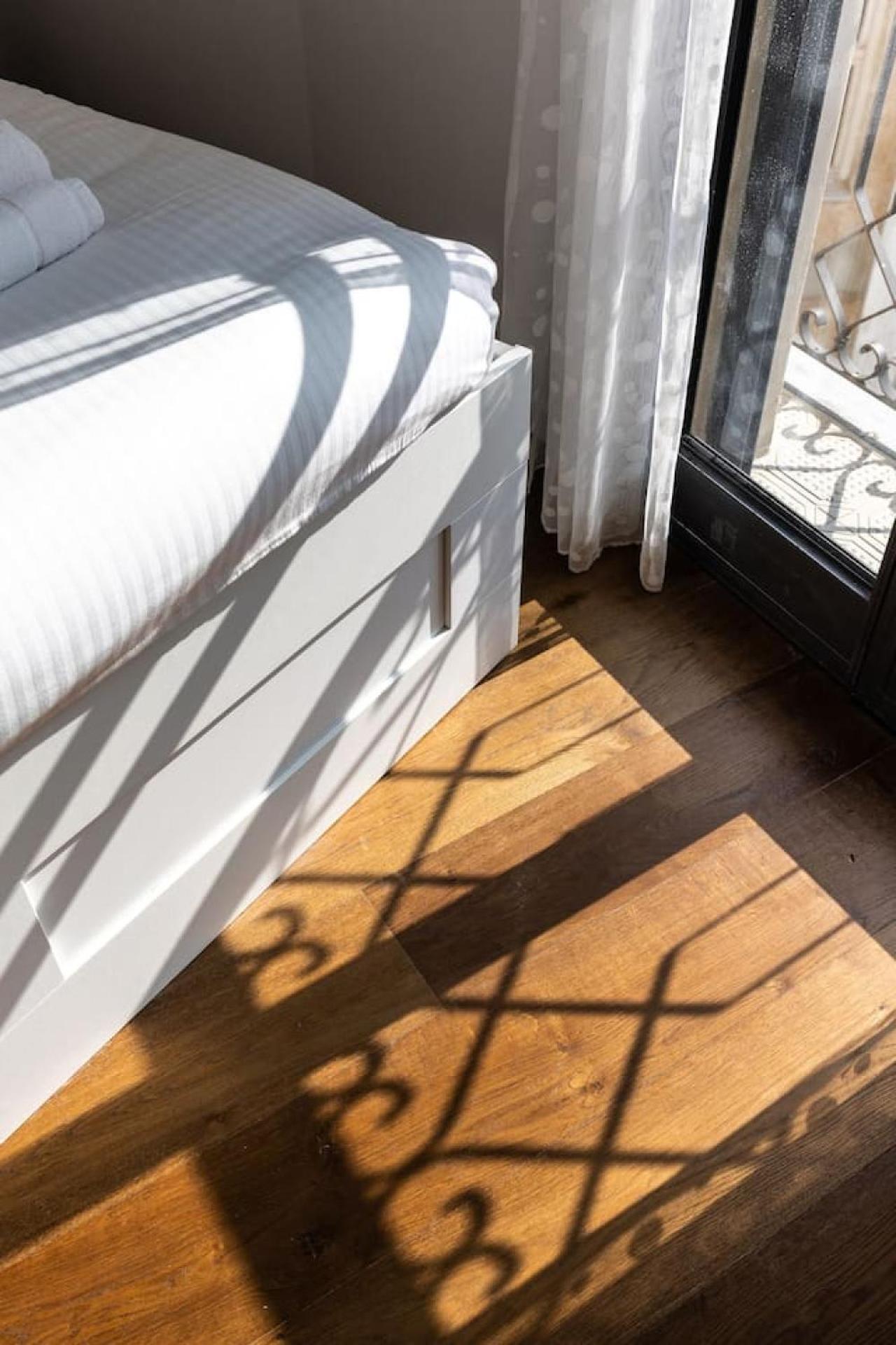 Elegant Apartment W Balcony & Mamad In Heart Of Tel Aviv By Sea N' Rent Ngoại thất bức ảnh